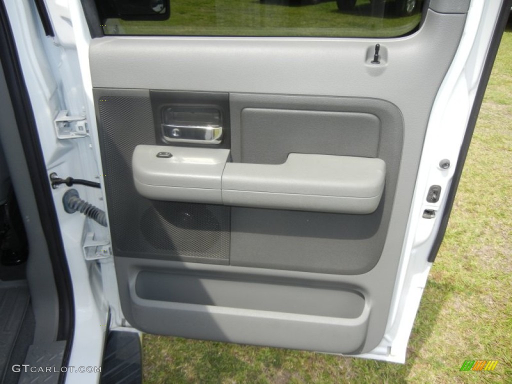 2006 F150 XLT SuperCrew - Oxford White / Medium/Dark Flint photo #9