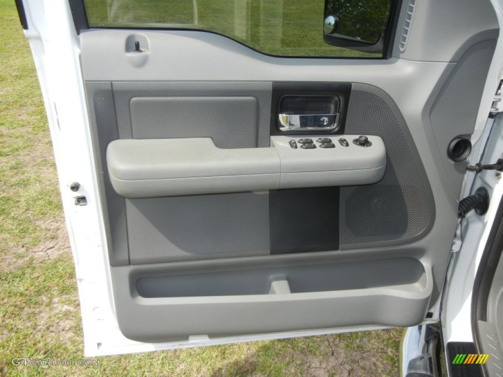 2006 F150 XLT SuperCrew - Oxford White / Medium/Dark Flint photo #13