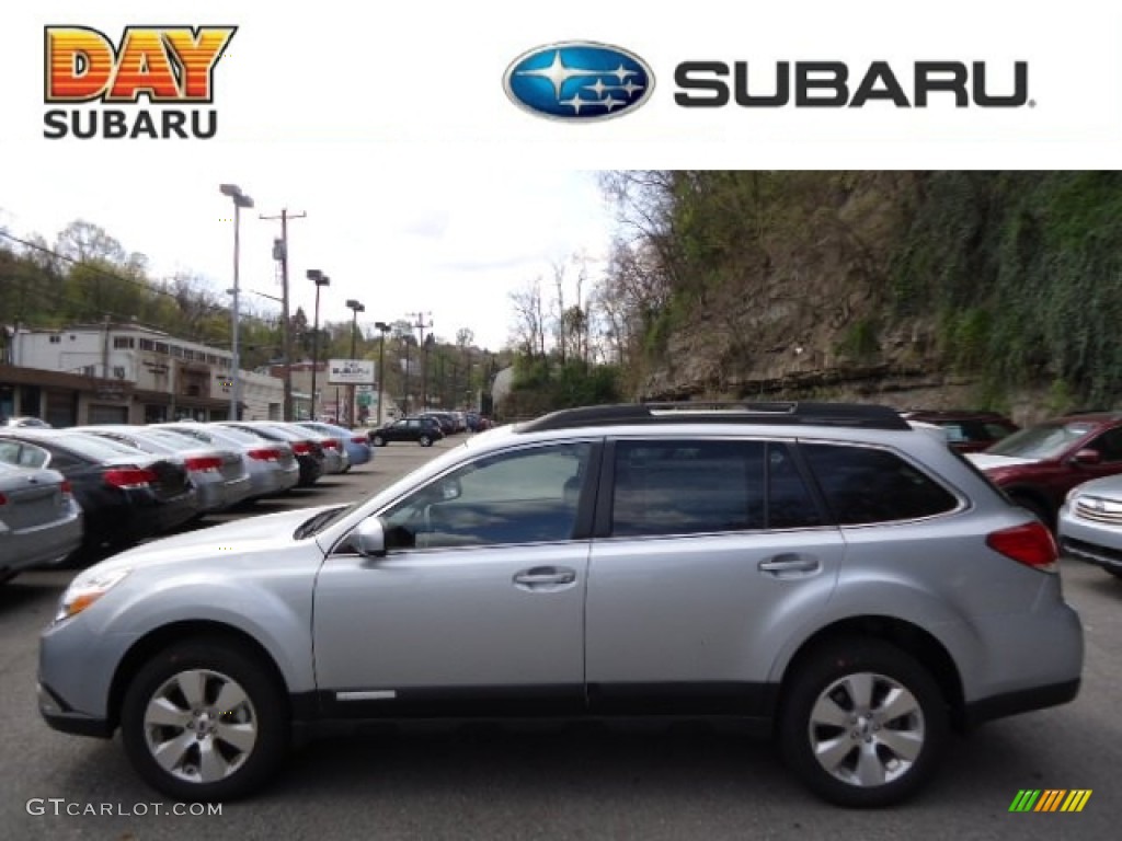 Ice Silver Metallic Subaru Outback