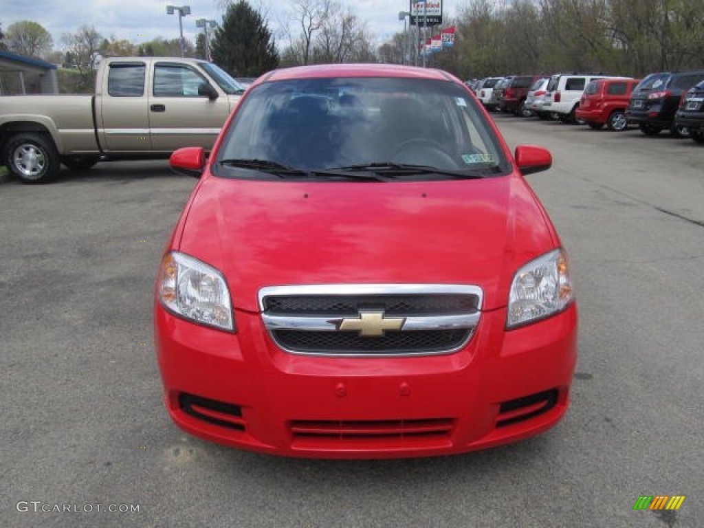 2010 Aveo LT Sedan - Victory Red / Charcoal photo #6