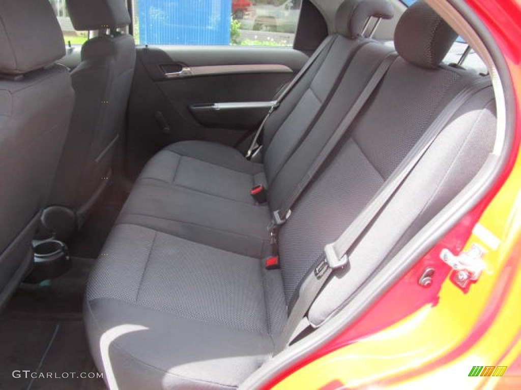 2010 Aveo LT Sedan - Victory Red / Charcoal photo #10