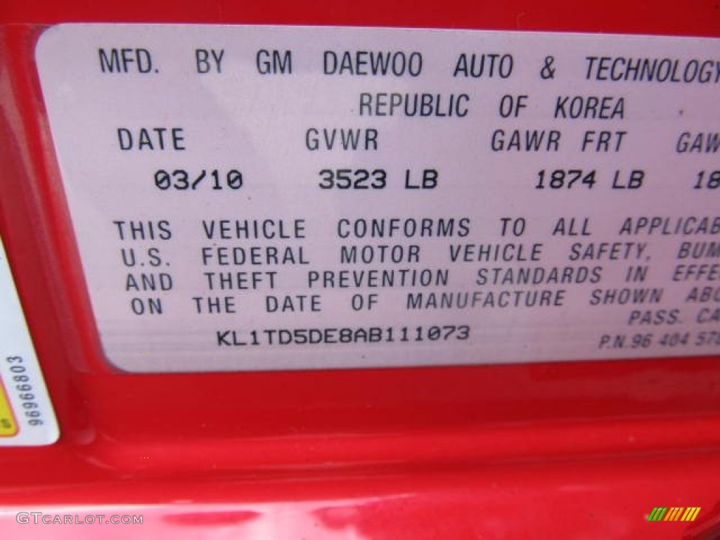 2010 Aveo LT Sedan - Victory Red / Charcoal photo #14