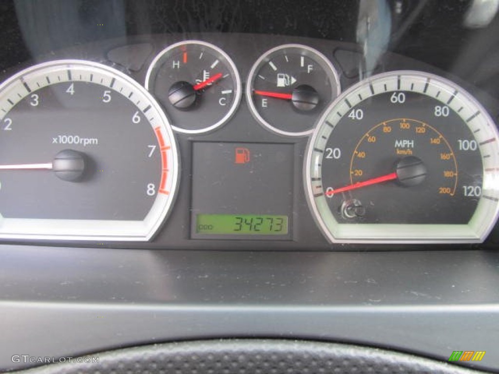 2010 Aveo LT Sedan - Victory Red / Charcoal photo #15