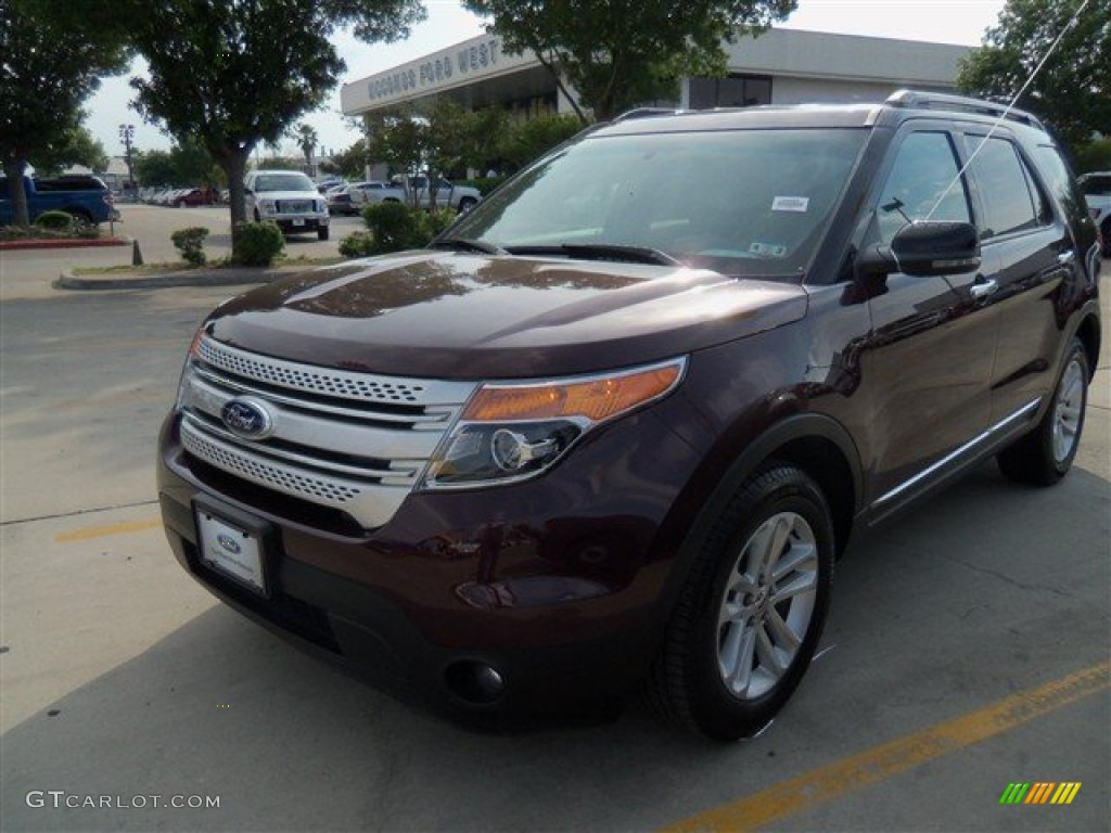 2011 Explorer XLT - Bordeaux Reserve Red Metallic / Medium Light Stone photo #1