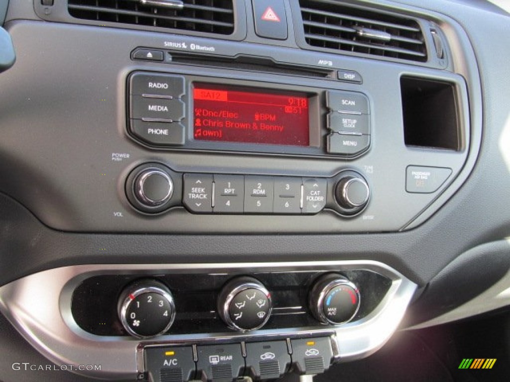 2012 Kia Rio EX Controls Photo #63624304