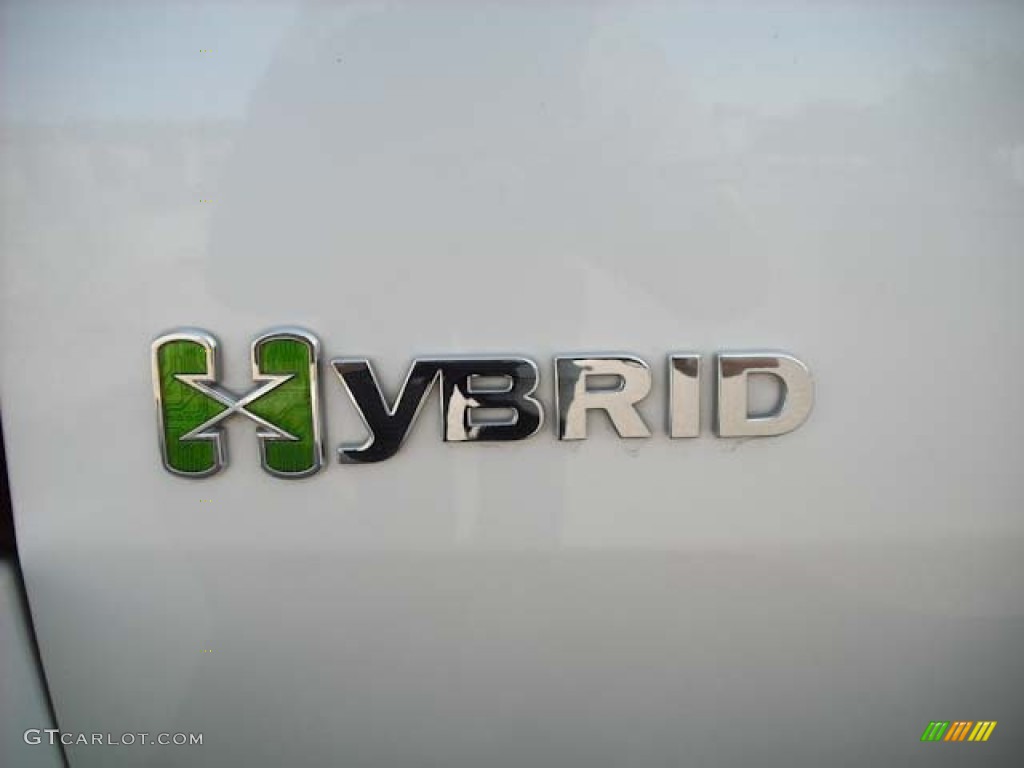 2011 Cadillac Escalade Hybrid AWD Marks and Logos Photos