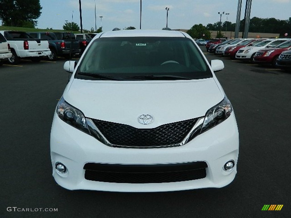 2012 Sienna SE - Super White / Dark Charcoal photo #8