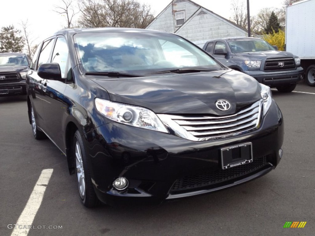 2011 Sienna Limited AWD - Black / Light Gray photo #3