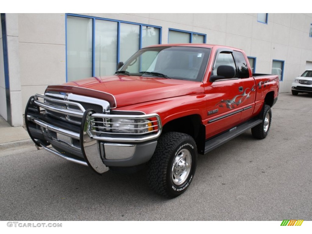 2001 Ram 2500 SLT Quad Cab 4x4 - Flame Red / Agate photo #3