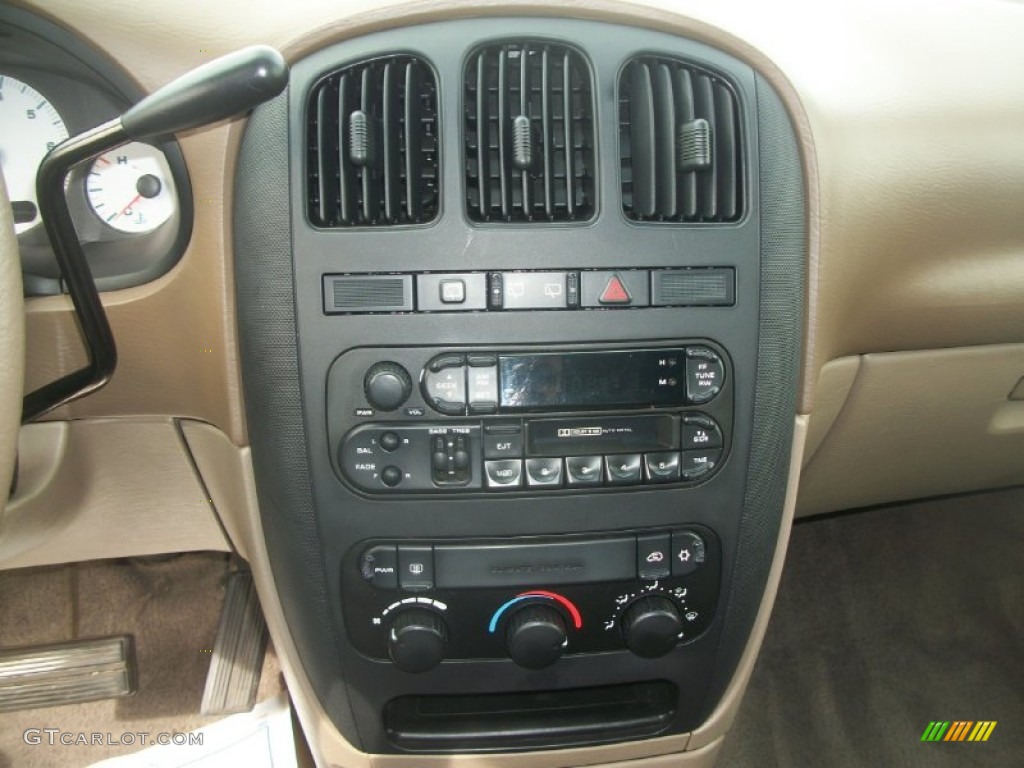 2001 Dodge Caravan SE Controls Photo #63630142
