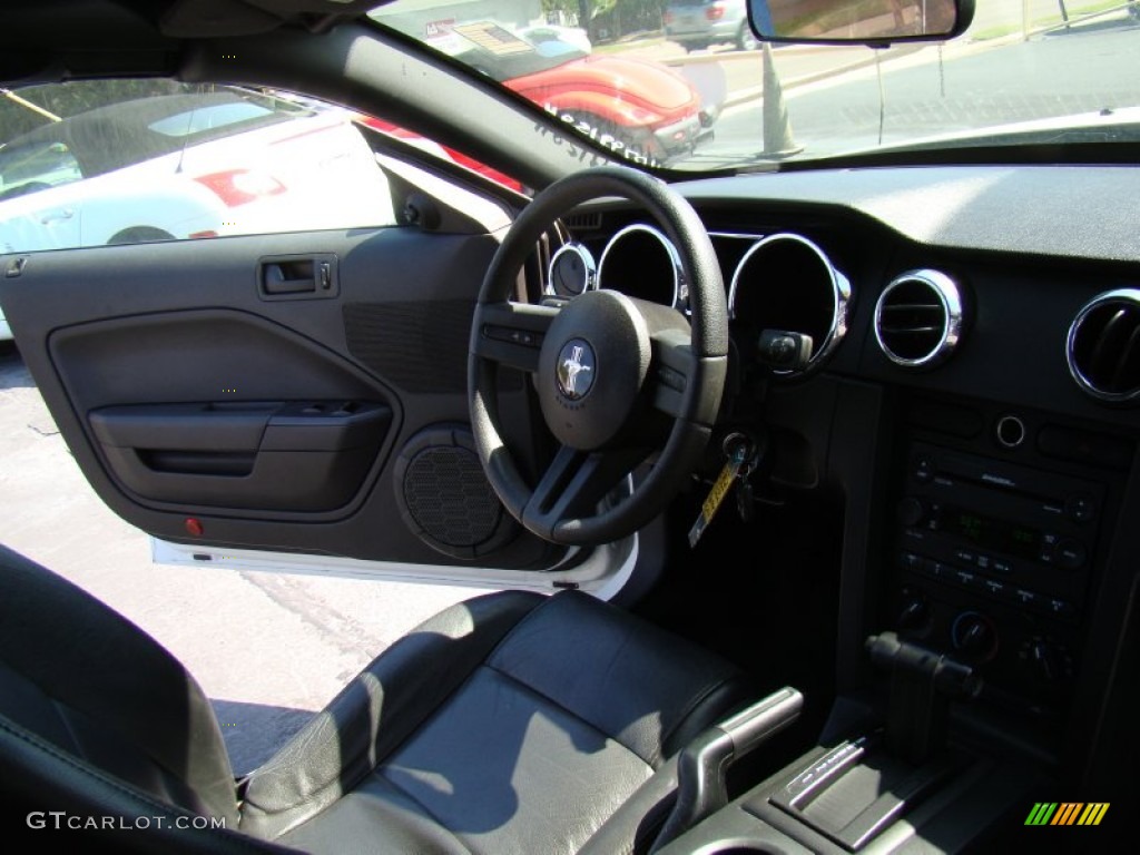 2007 Mustang V6 Premium Convertible - Performance White / Dark Charcoal photo #13