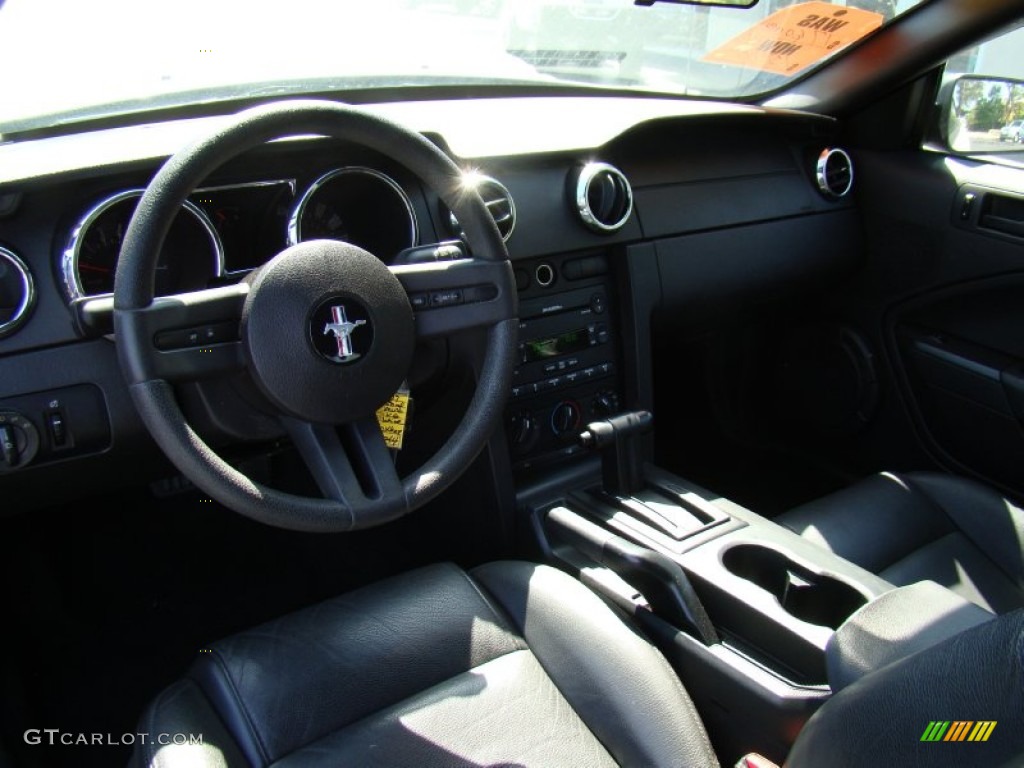 2007 Mustang V6 Premium Convertible - Performance White / Dark Charcoal photo #14
