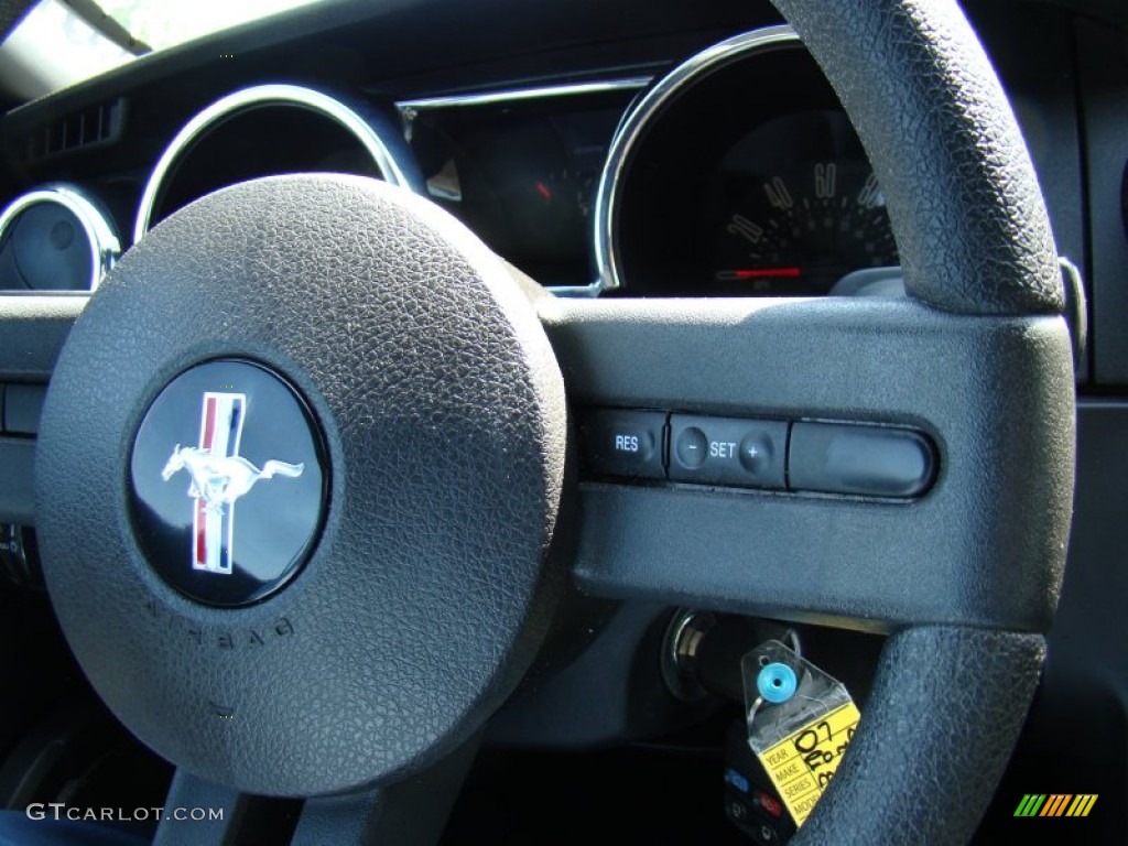 2007 Mustang V6 Premium Convertible - Performance White / Dark Charcoal photo #20