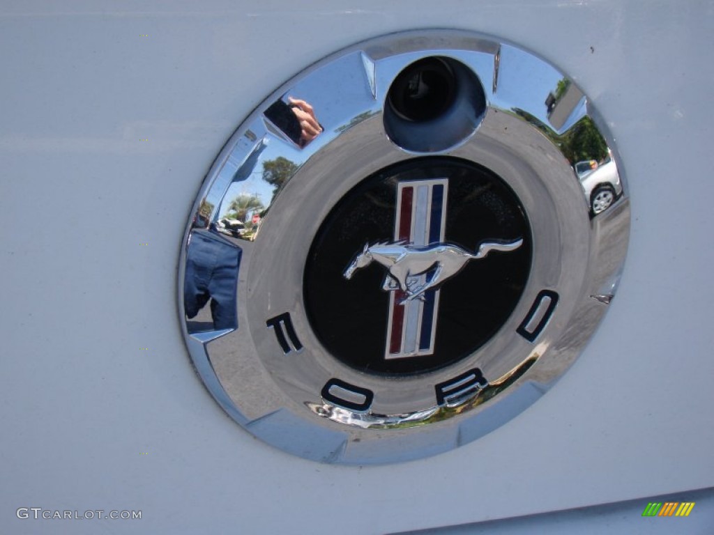 2007 Mustang V6 Premium Convertible - Performance White / Dark Charcoal photo #29