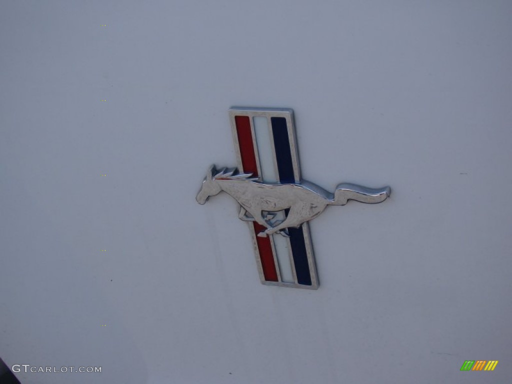 2007 Mustang V6 Premium Convertible - Performance White / Dark Charcoal photo #30
