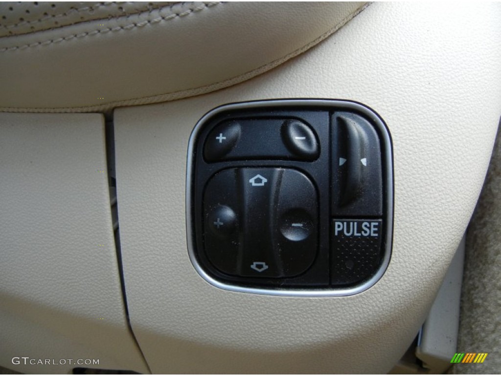 2009 Mercedes-Benz SL 550 Roadster Controls Photo #63639379