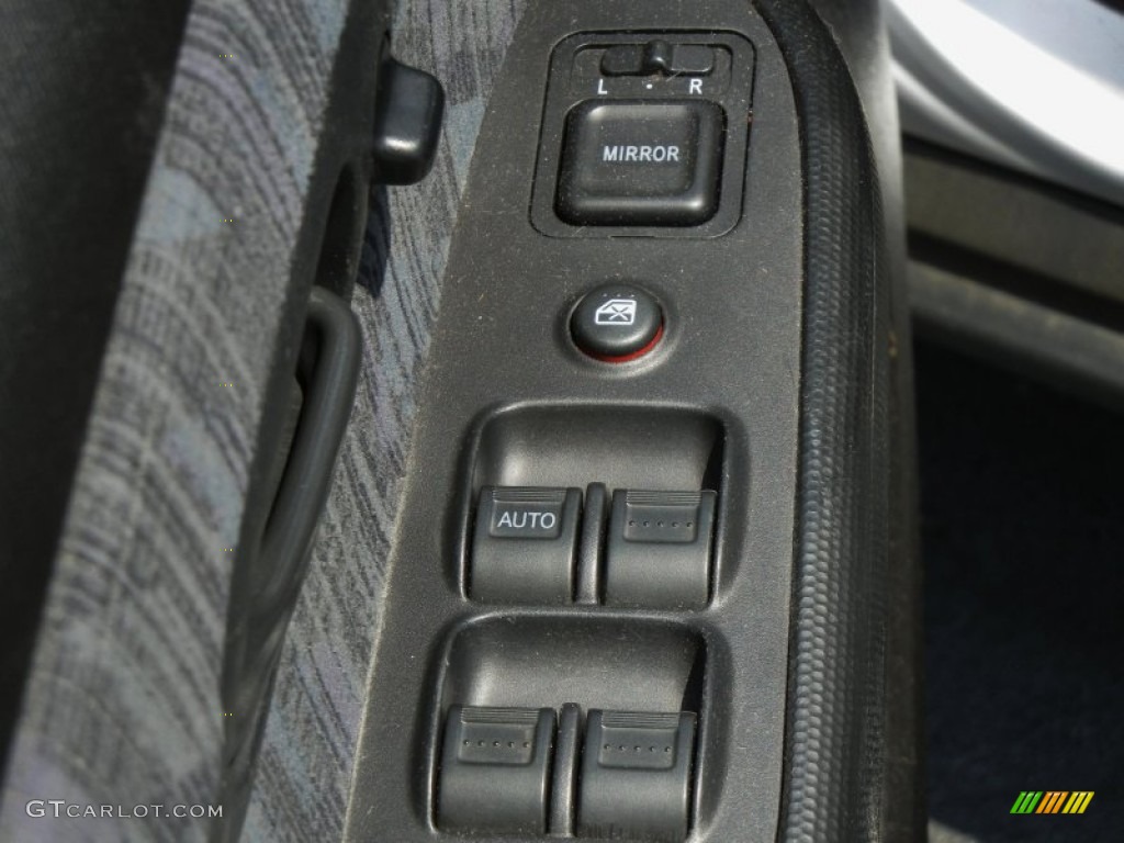 2002 Honda CR-V LX Controls Photo #63640222