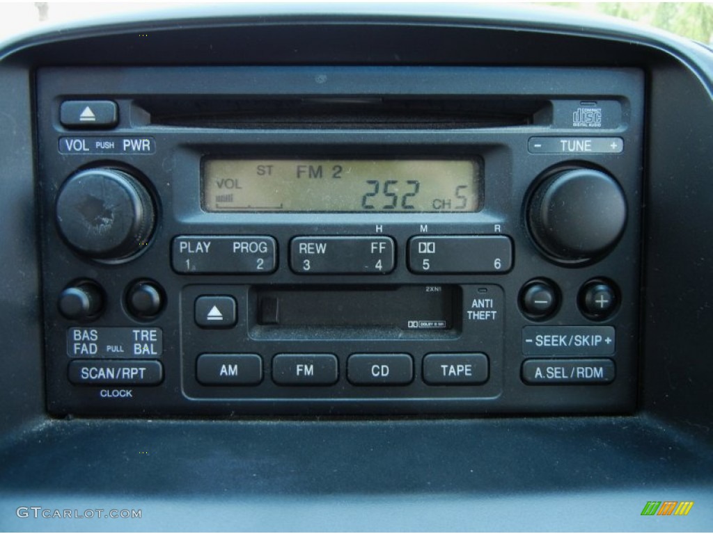 2002 Honda CR-V LX Audio System Photo #63640302
