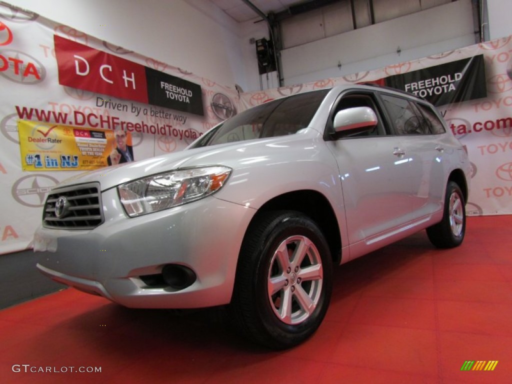 Classic Silver Metallic Toyota Highlander