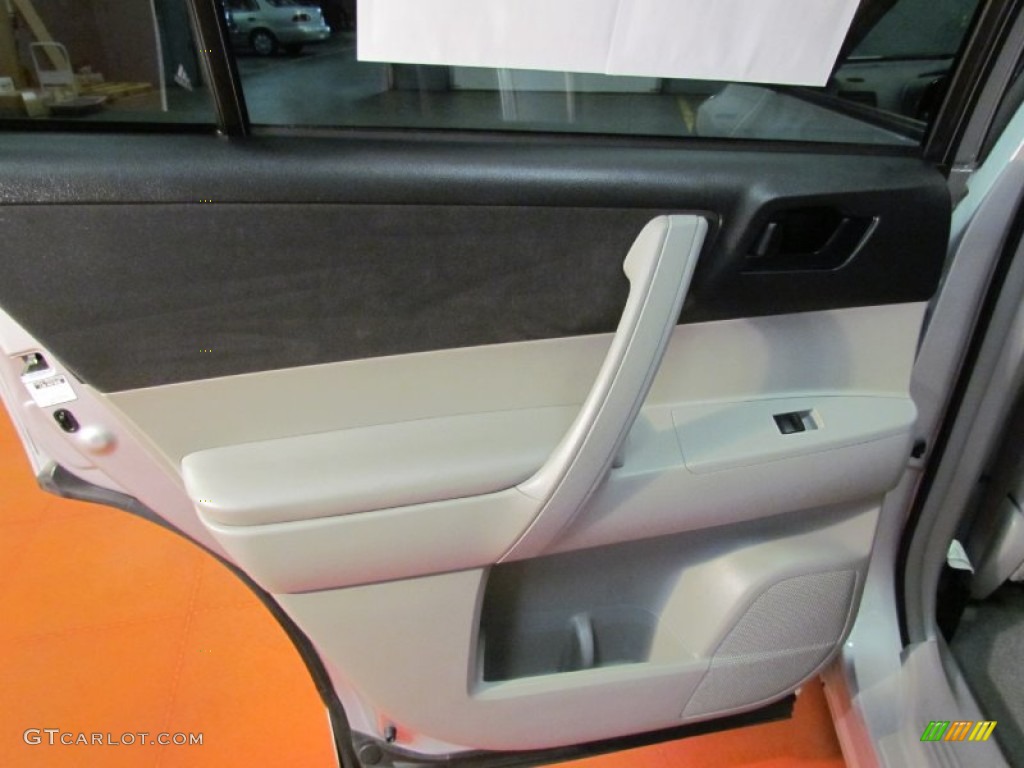 2009 Highlander V6 4WD - Classic Silver Metallic / Ash photo #11