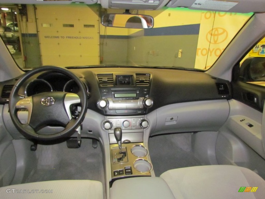 2009 Highlander V6 4WD - Classic Silver Metallic / Ash photo #13