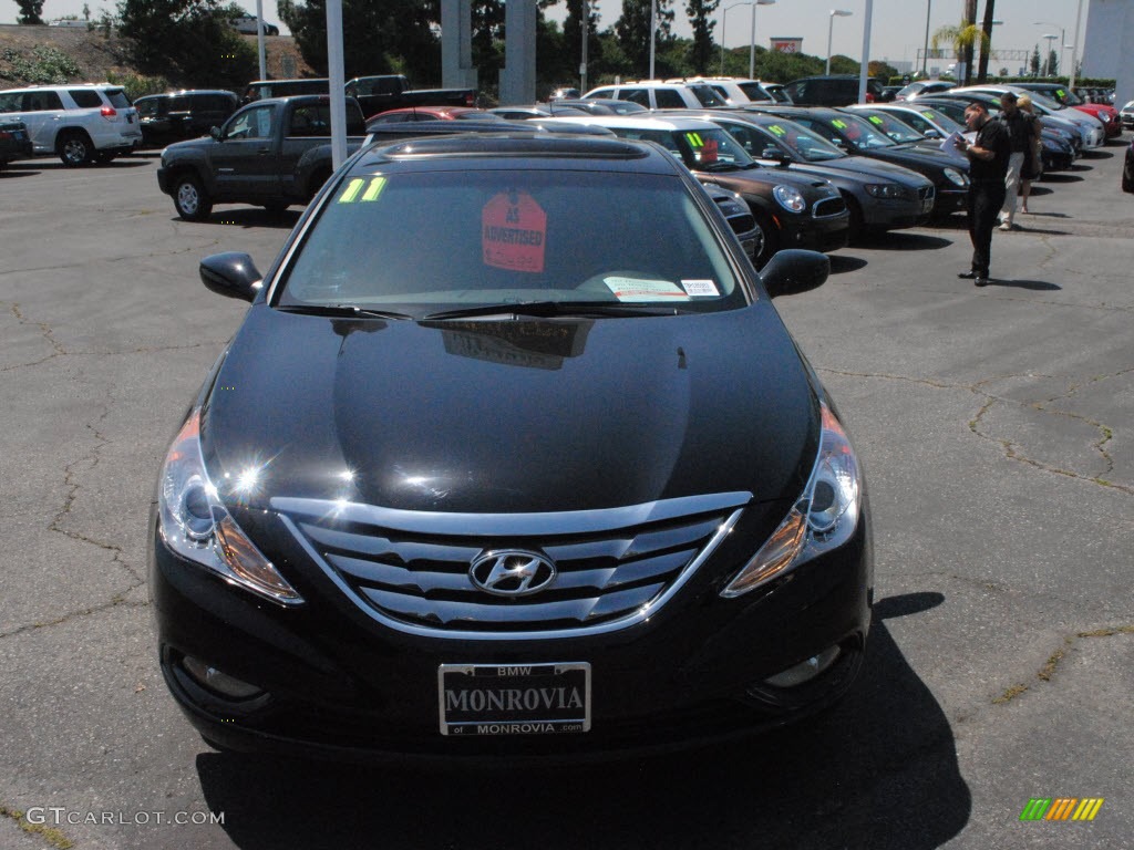 2011 Sonata SE 2.0T - Midnight Black / Black photo #2