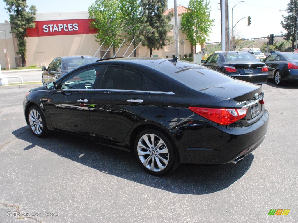 2011 Sonata SE 2.0T - Midnight Black / Black photo #13