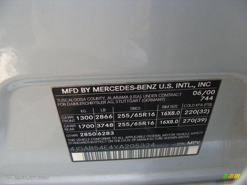 2000 ML 320 4Matic - Brilliant Silver Metallic / Charcoal photo #16