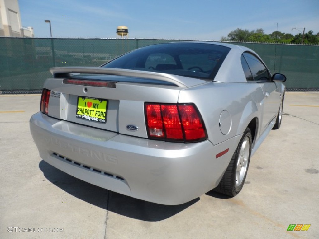 2000 Mustang V6 Coupe - Silver Metallic / Medium Graphite photo #3