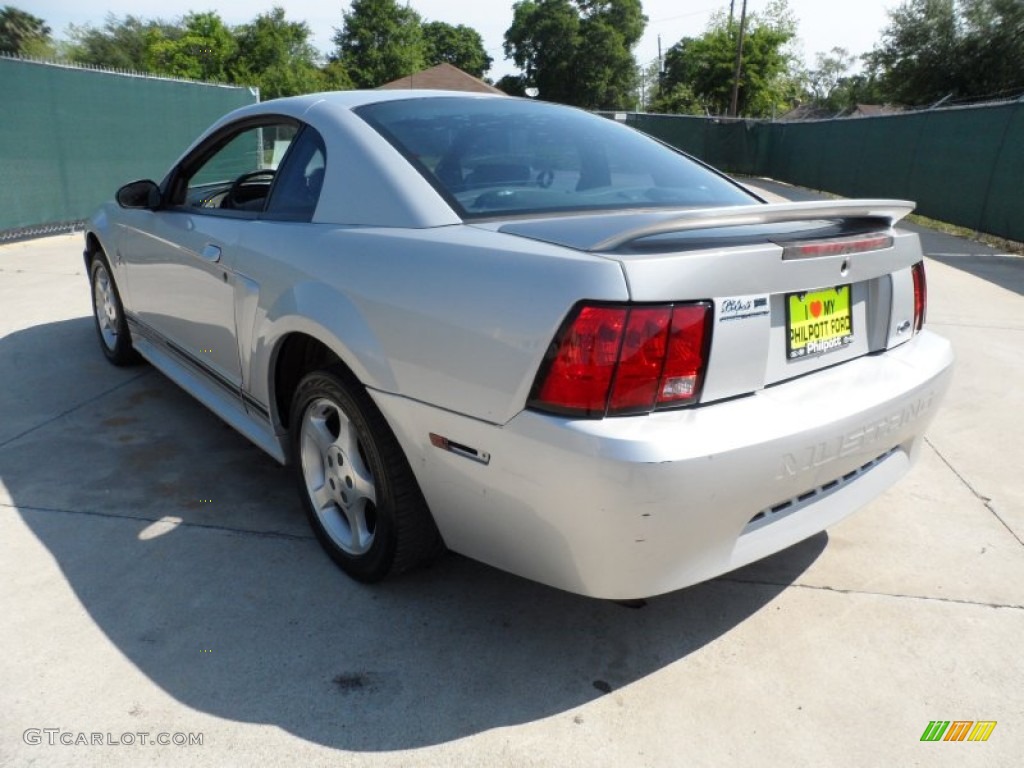 2000 Mustang V6 Coupe - Silver Metallic / Medium Graphite photo #5