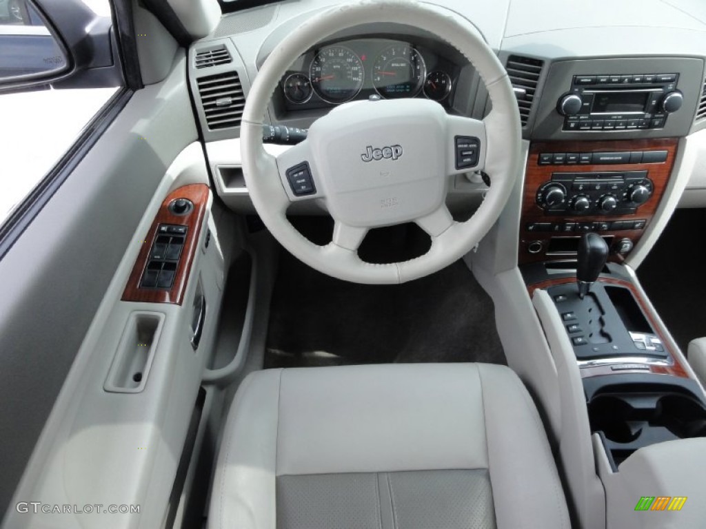 2005 Grand Cherokee Limited 4x4 - Black / Khaki photo #31