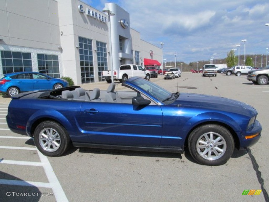 2007 Mustang V6 Deluxe Convertible - Vista Blue Metallic / Light Graphite photo #3