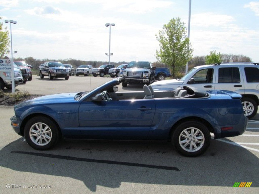 2007 Mustang V6 Deluxe Convertible - Vista Blue Metallic / Light Graphite photo #7