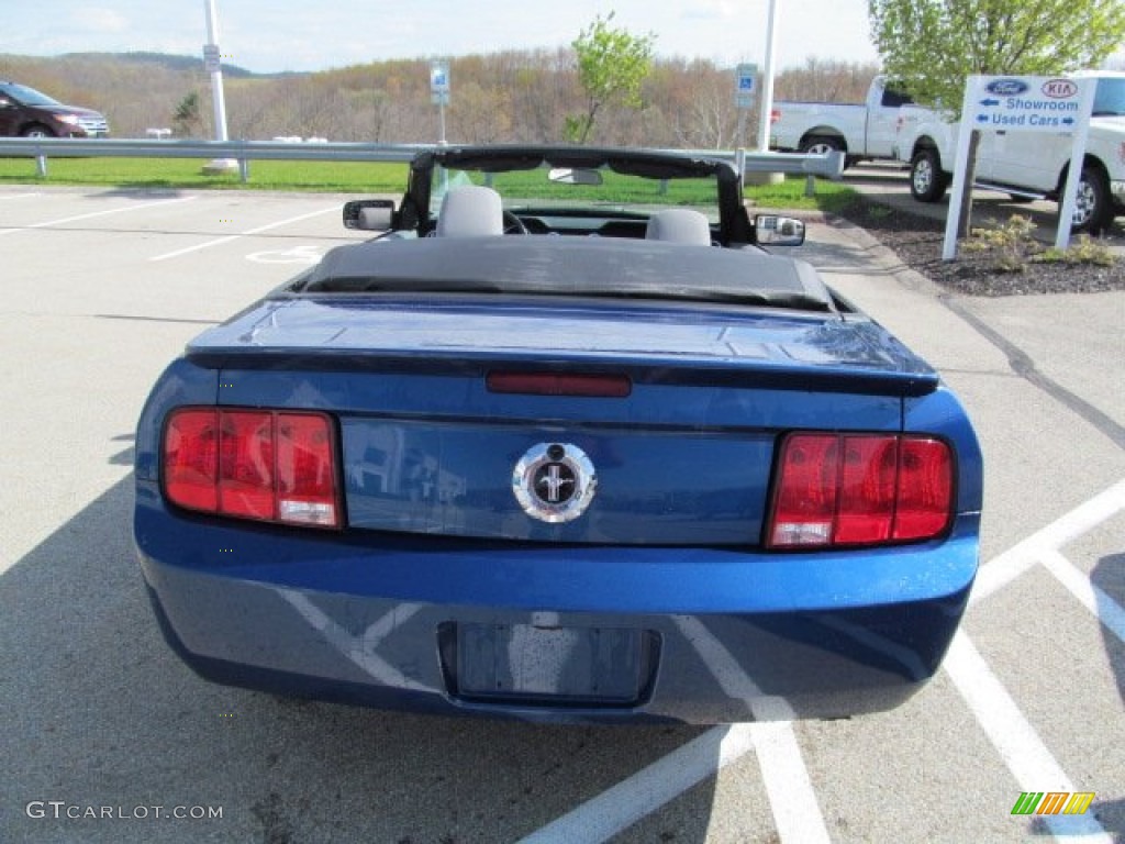 2007 Mustang V6 Deluxe Convertible - Vista Blue Metallic / Light Graphite photo #9