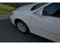 Super White - Camry XLE V6 Photo No. 25