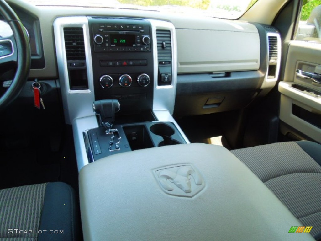 2010 Ram 1500 Big Horn Crew Cab - Mineral Gray Metallic / Dark Slate/Medium Graystone photo #17