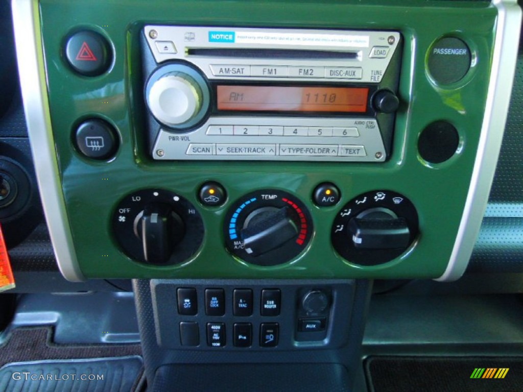 2010 Toyota FJ Cruiser 4WD Audio System Photo #63664753