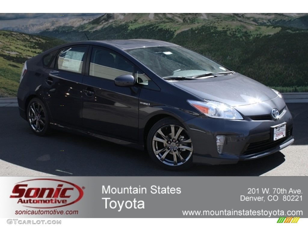 Winter Gray Metallic Toyota Prius 3rd Gen