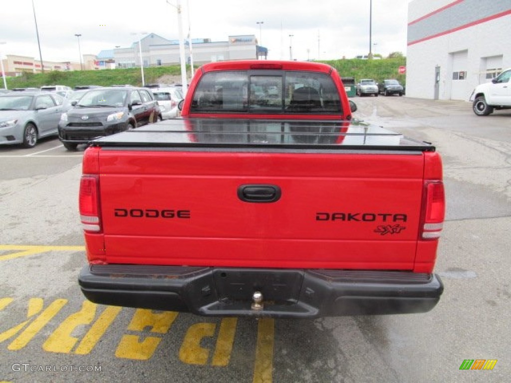 2003 Dakota SXT Regular Cab 4x4 - Flame Red / Dark Slate Gray photo #7