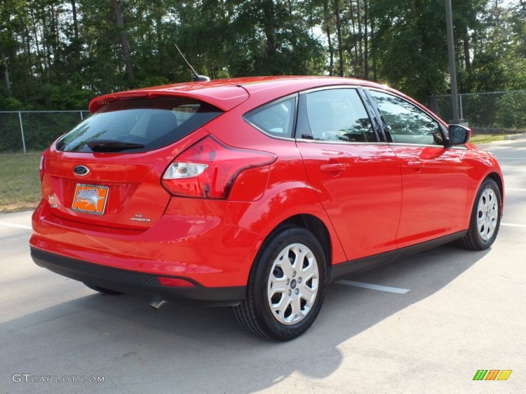 2012 Focus SE 5-Door - Race Red / Charcoal Black photo #5