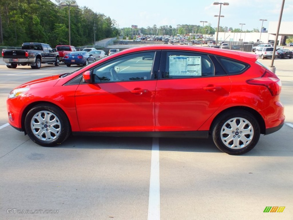 2012 Focus SE 5-Door - Race Red / Charcoal Black photo #8