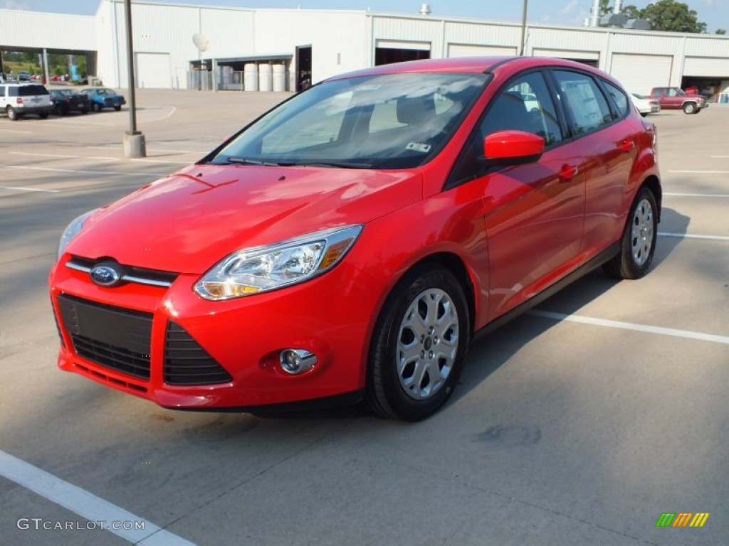 2012 Focus SE 5-Door - Race Red / Charcoal Black photo #9