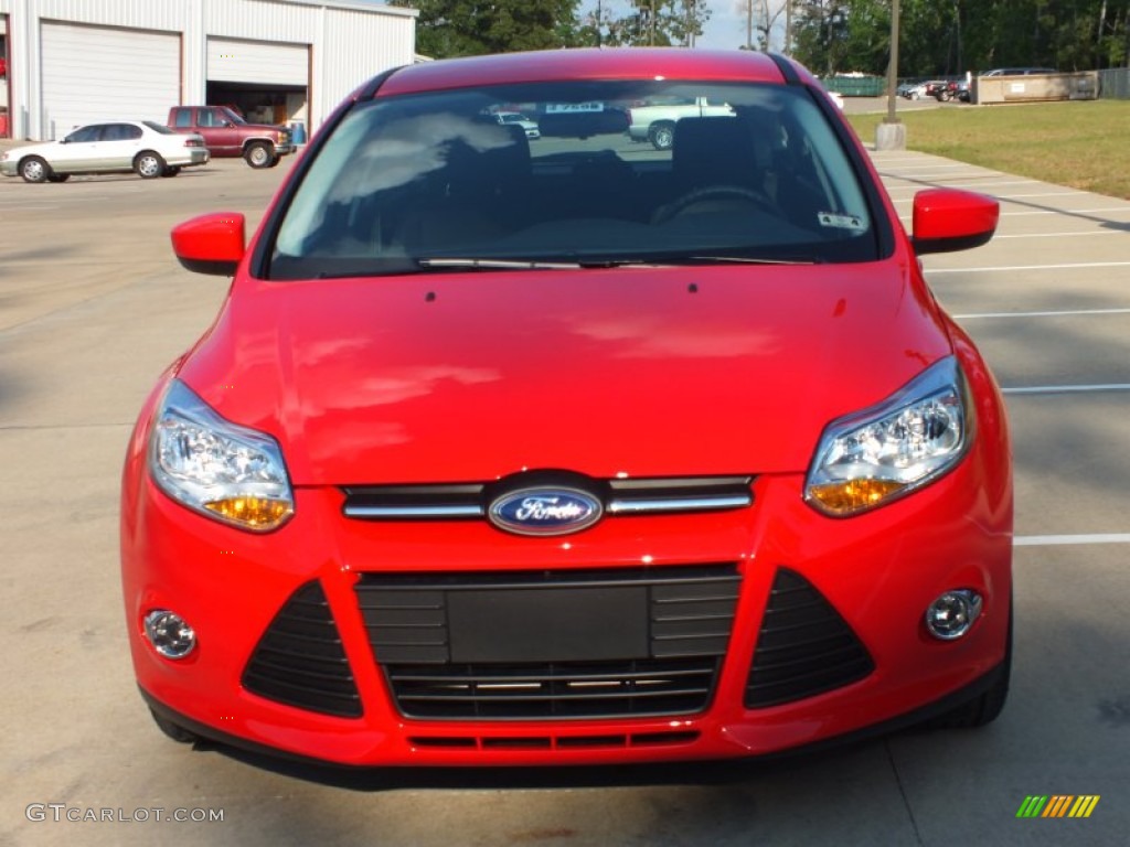 2012 Focus SE 5-Door - Race Red / Charcoal Black photo #10