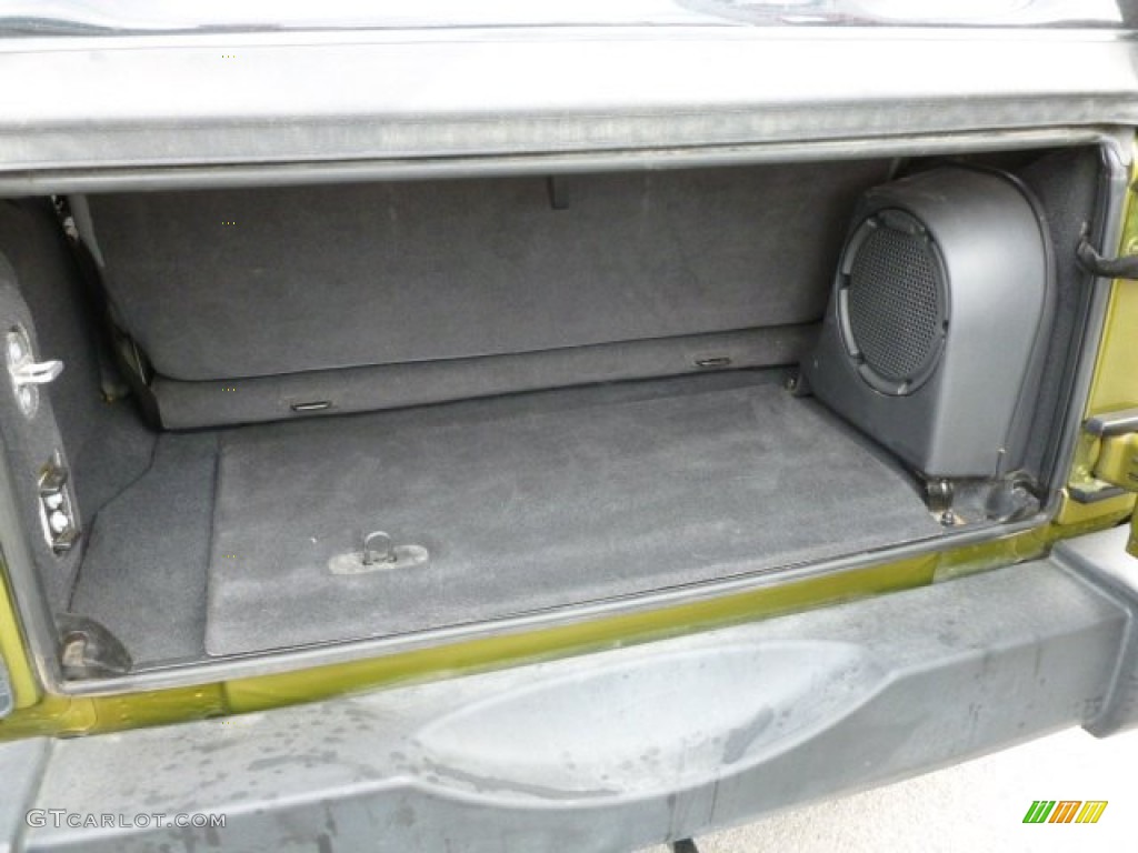 2007 Jeep Wrangler Sahara 4x4 Trunk Photo #63679821