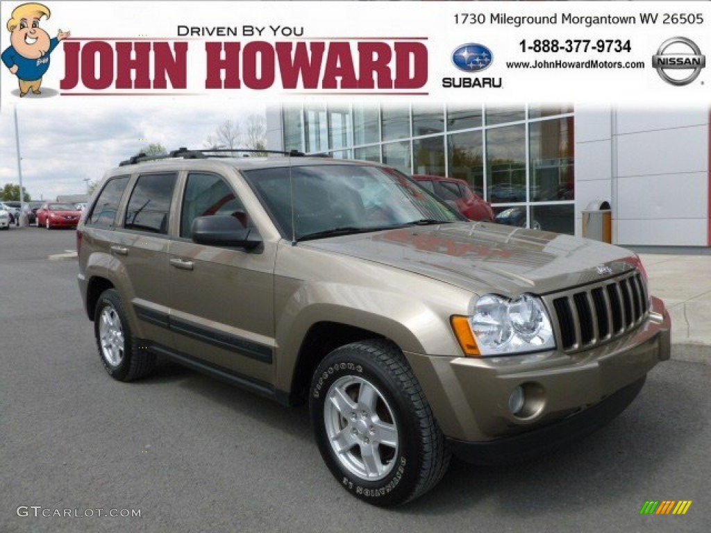 2006 Grand Cherokee Laredo 4x4 - Light Khaki Metallic / Khaki photo #1