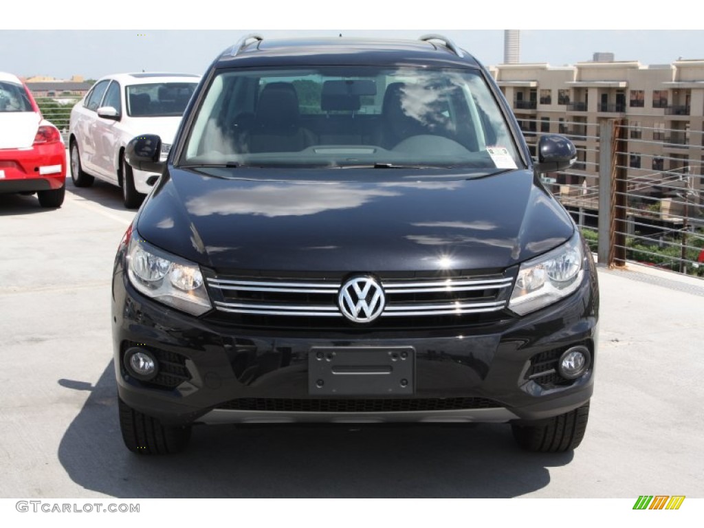 2012 Tiguan SE - Deep Black Metallic / Black photo #2