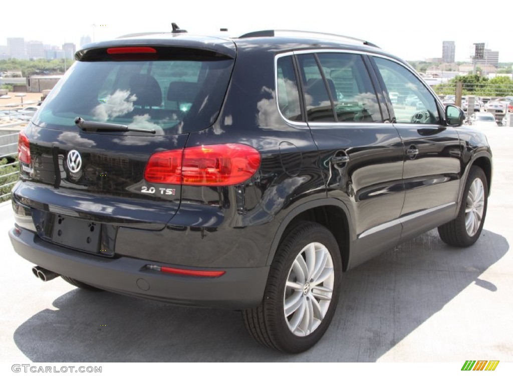 2012 Tiguan SE - Deep Black Metallic / Black photo #5
