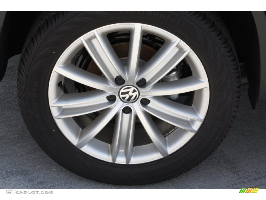 2012 Tiguan SE - Deep Black Metallic / Black photo #6