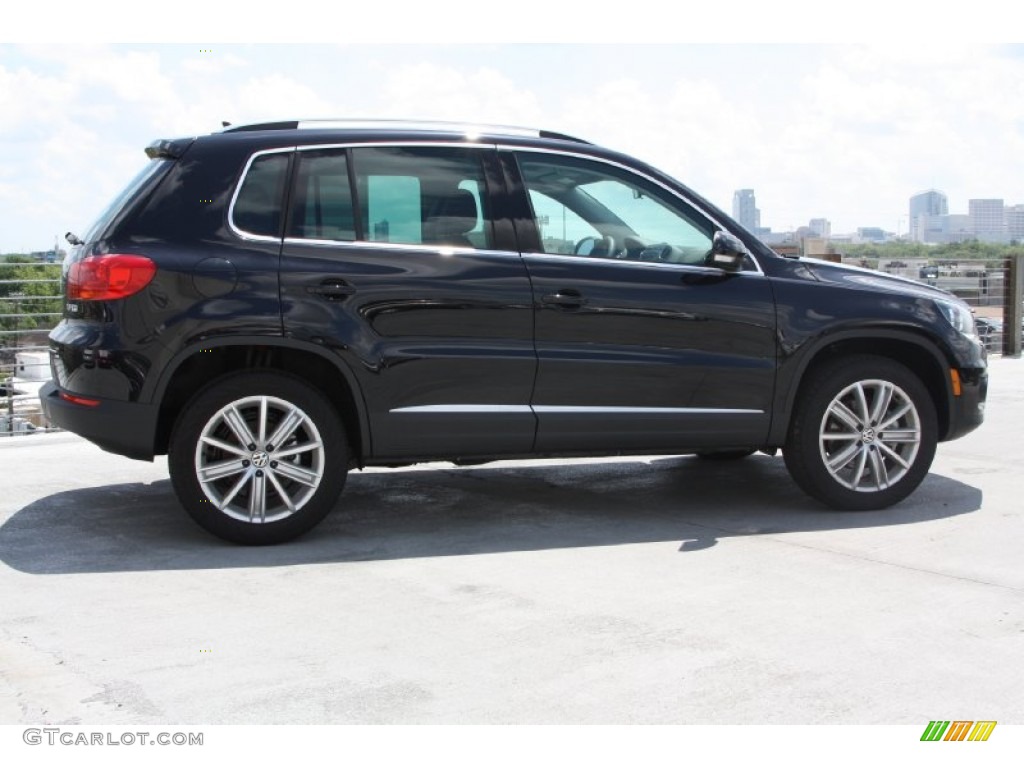 2012 Tiguan SE - Deep Black Metallic / Black photo #7
