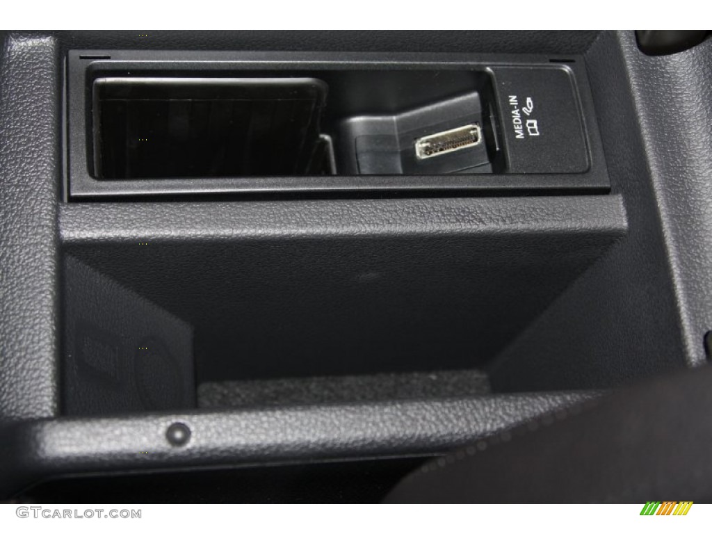 2012 Tiguan SE - Deep Black Metallic / Black photo #13